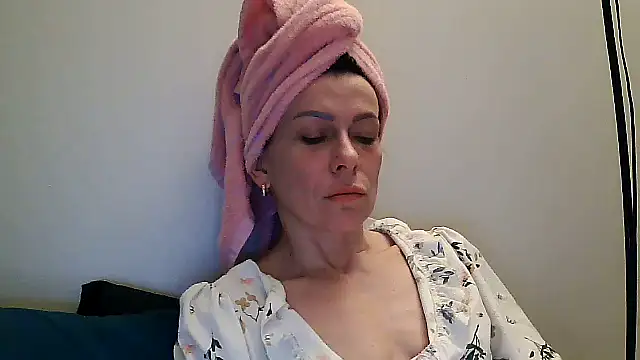 anechka1 online show from March 10, 2026, 11:42 pm