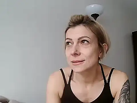 Snapshot of anechka1 chatting on January 13, 2025, 7:42 pm anechka1 online show from January 13, 2025, 7:42 pm