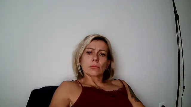 Snapshot of anechka1 chatting on October 13, 2025, 12:18 pm anechka1 online show from October 13, 2025, 12:18 pm