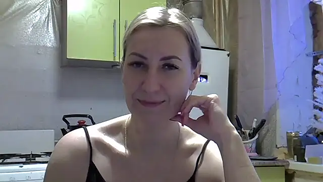 Snapshot of AshleyXHoney chatting on December 25, 2024, 5:48 am AshleyXHoney online show from December 25, 2024, 5:48 am