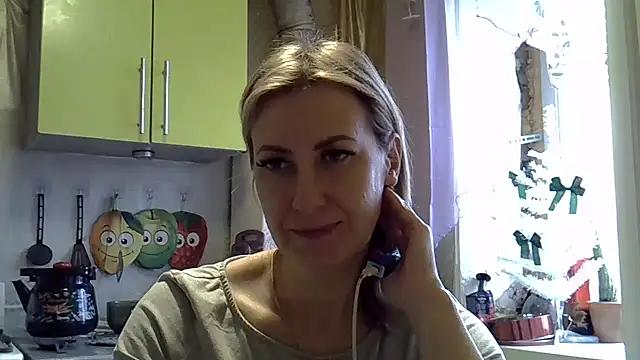 Snapshot of AshleyXHoney chatting on January 17, 2025, 9:06 am AshleyXHoney online show from January 17, 2025, 9:06 am