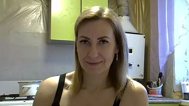 Snapshot of AshleyXHoney chatting on December 11, 2024, 6:25 am AshleyXHoney online show from December 11, 2024, 6:25 am