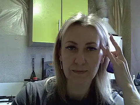 Snapshot of AshleyXHoney chatting on October 21, 2025, 7:19 am AshleyXHoney online show from October 21, 2025, 7:19 am