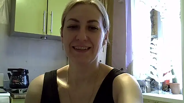 Snapshot of AshleyXHoney chatting on December 27, 2024, 7:18 am AshleyXHoney online show from December 27, 2024, 7:18 am