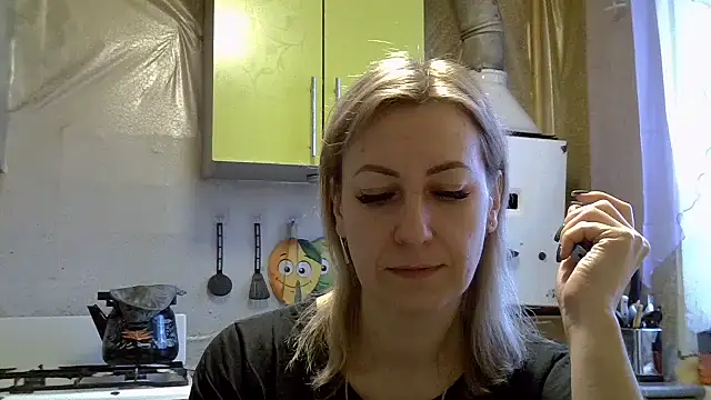 Snapshot of AshleyXHoney chatting on January 14, 2025, 6:34 am AshleyXHoney online show from January 14, 2025, 6:34 am