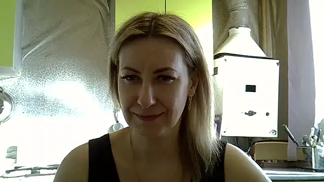 Snapshot of AshleyXHoney chatting on February 27, 2025, 7:08 am AshleyXHoney online show from February 27, 2025, 7:08 am