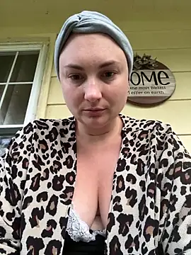 MilfyMrsRobinson online show from May 26, 2026, 11:58 pm