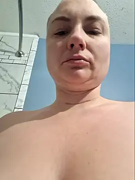 MilfyMrsRobinson online show from May 20, 2026, 11:18 am