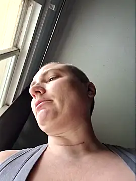 MilfyMrsRobinson online show from May 23, 2026, 4:17 pm