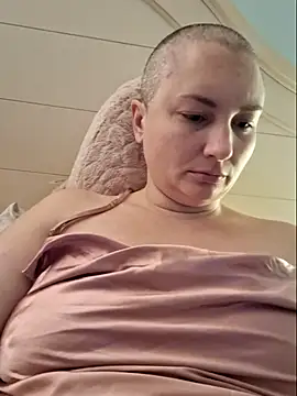 MilfyMrsRobinson online show from May 3, 2026, 12:16 am