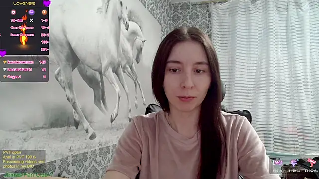 Snapshot of Wowpornoo chatting on February 17, 2025, 3:55 pm Wowpornoo online show from February 17, 2025, 3:55 pm