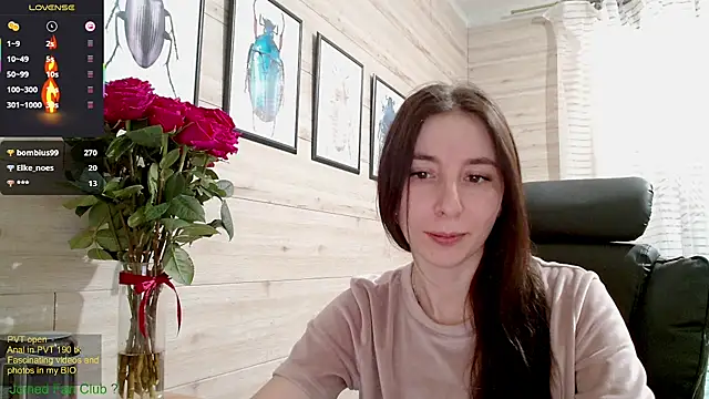 Snapshot of Wowpornoo chatting on March 12, 2025, 11:43 am Wowpornoo online show from March 12, 2025, 11:43 am