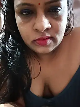 Snapshot of Love_Jenny chatting on August 5, 2026, 5:12 am Love Jenny online show from August 5, 2026, 5:12 am