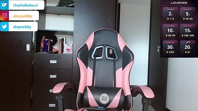 Snapshot of charlotbelucci_ chatting on November 24, 2025, 12:05 pm charlotbelucci online show from November 24, 2025, 12:05 pm