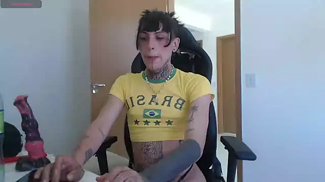 Snapshot of charlotbelucci_ chatting on October 2, 2025, 1:47 pm charlotbelucci online show from October 2, 2025, 1:47 pm