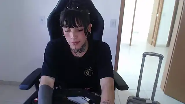 Snapshot of charlotbelucci_ chatting on October 1, 2025, 5:50 pm charlotbelucci online show from October 1, 2025, 5:50 pm