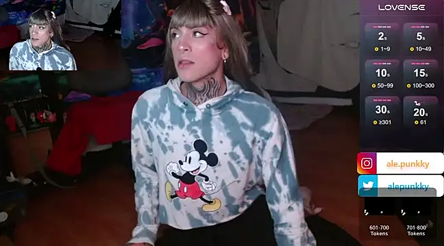 Snapshot of charlotbelucci_ chatting on February 25, 2025, 11:15 pm charlotbelucci online show from February 25, 2025, 11:15 pm