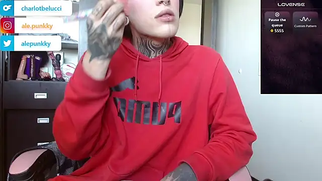 Snapshot of charlotbelucci_ chatting on November 19, 2025, 7:58 pm charlotbelucci online show from November 19, 2025, 7:58 pm