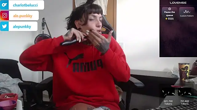 Snapshot of charlotbelucci_ chatting on October 26, 2025, 8:48 am charlotbelucci online show from October 26, 2025, 8:48 am