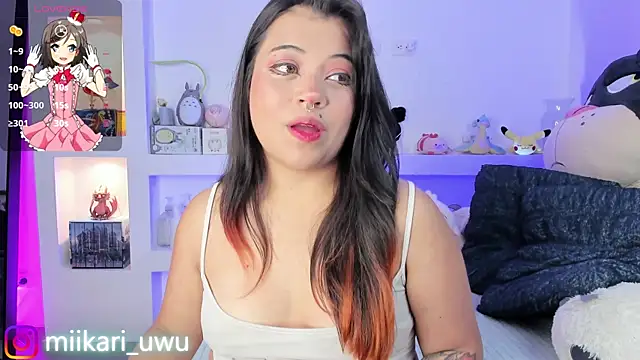 Snapshot of Ahri_Elderwood chatting on March 17, 2025, 3:36 am Ahri Elderwood online show from March 17, 2025, 3:36 am