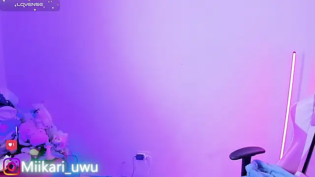 Snapshot of Ahri_Elderwood chatting on December 22, 2025, 5:07 am Ahri Elderwood online show from December 22, 2025, 5:07 am