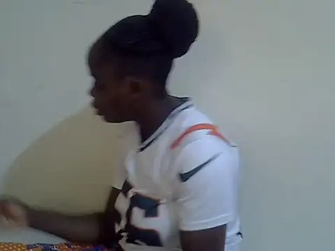 HOT-JAZMINE online show from April 6, 2026, 6:47 am