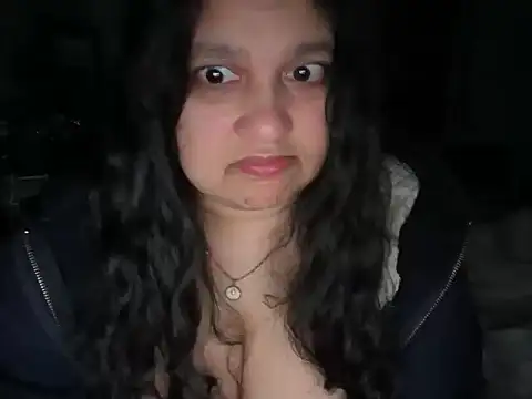 MelanieFawker online show from November 4, 2025, 4:05 am