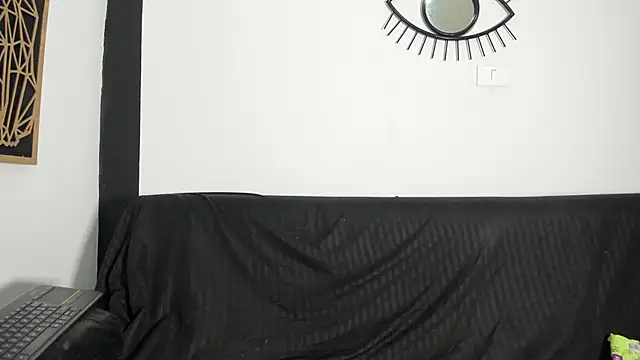 EmilyGomezLS online show from April 8, 2026, 11:22 am