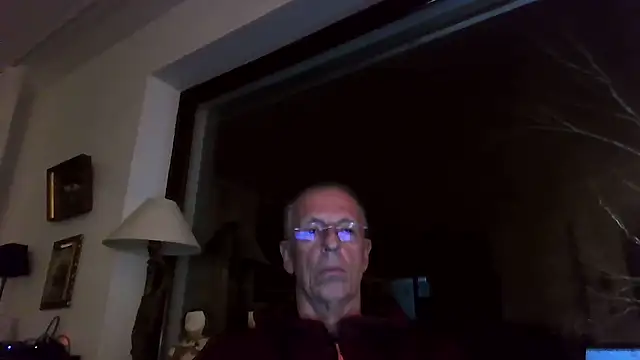 maxmueller321 online show from December 2, 2024, 8:06 pm