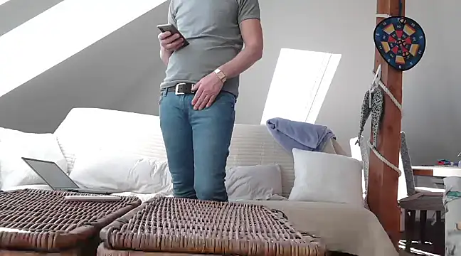 maxmueller321 online show from March 19, 2025, 1:18 pm