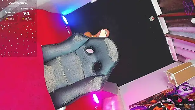 Bigcatalove online show from October 12, 2025, 12:01 am