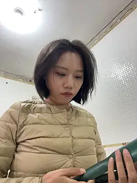 Eliza-E online show from March 10, 2026, 1:42 am