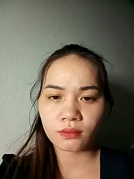 Ngoc-Trinh online show from December 7, 2024, 3:47 pm