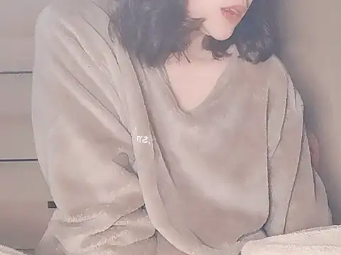 Pink cream online show from March 7, 2025, 4:33 pm