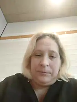 Snapshot of Icedcoffee2024 chatting on November 24, 2025, 3:45 pm Icedcoffee2024 online show from November 24, 2025, 3:45 pm