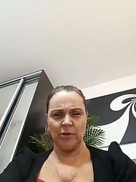 hugebobbs online show from March 5, 2026, 10:01 am