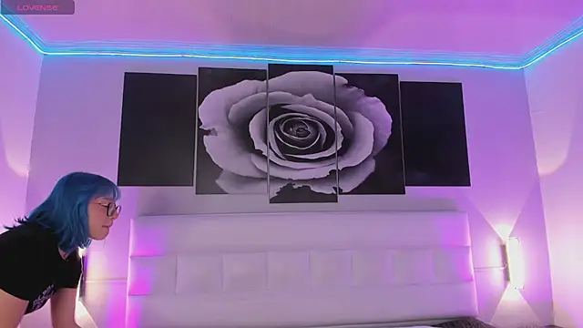 sofi bakerr online show from October 15, 2025, 11:40 am