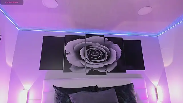 sofi bakerr online show from November 5, 2025, 11:35 am