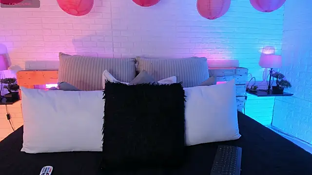 sofi bakerr online show from March 14, 2025, 11:34 am