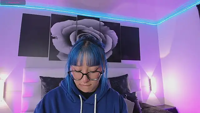 sofi bakerr online show from September 27, 2025, 11:38 am