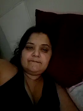 sarahhh1987 online show from February 23, 2026, 10:10 pm