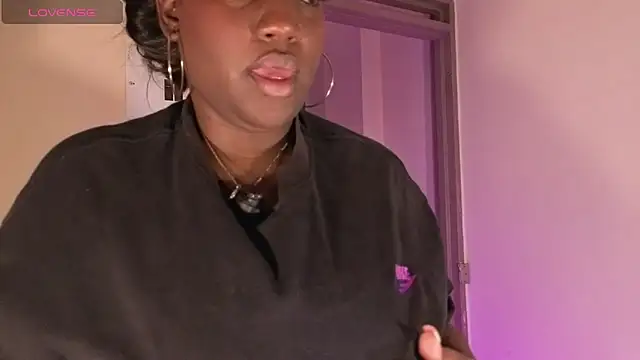 Perlasexyu1 online show from April 9, 2026, 1:17 pm