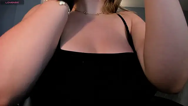 BellaRose X online show from December 3, 2025, 3:40 am