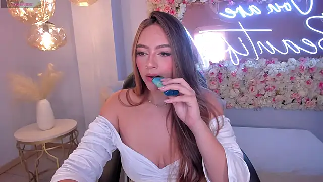 BellaRose X online show from September 10, 2025, 4:00 am