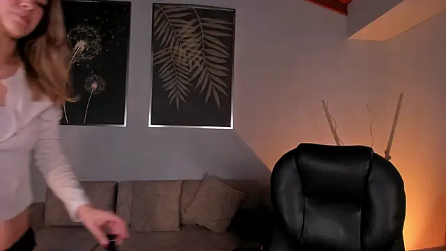 ViolettHansson online show from September 28, 2025, 11:50 am