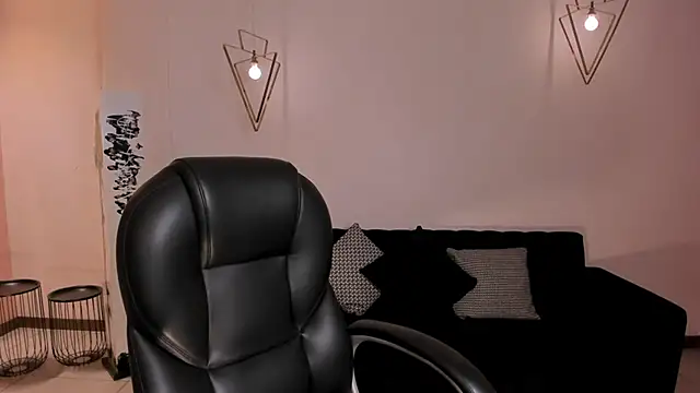 AliceHarper  online show from September 23, 2025, 7:32 pm