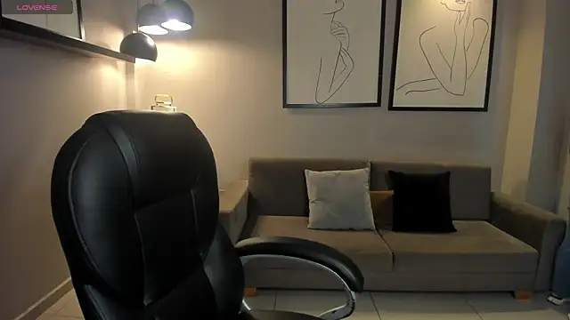 Snapshot of AliceHarper_ chatting on May 31, 2026, 3:51 pm AliceHarper online show from May 31, 2026, 3:51 pm