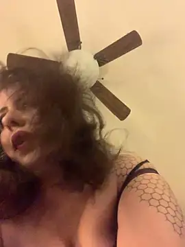 holyeroticss online show from November 28, 2025, 12:11 am