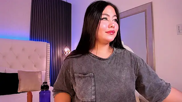 aliscollins  online show from March 13, 2025, 2:16 am