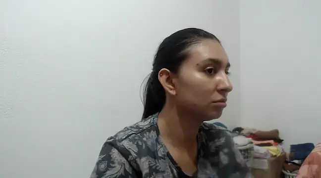 Alyson0001 online show from March 10, 2025, 10:34 pm